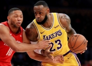 米兰体育下载-湖人再胜火箭，豪取十一连胜