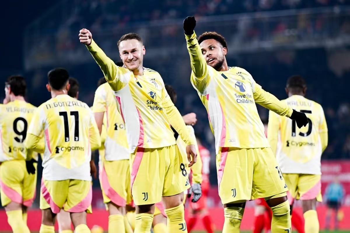 那不勒斯大胜佛罗伦萨，继续压力罗马追赶的简单介绍