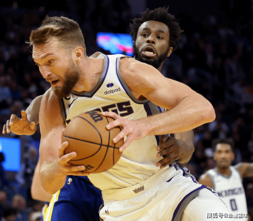 勇士大胜国王,沃顿抗议被罚出场 勇士大胜国王,沃顿抗议被罚出场