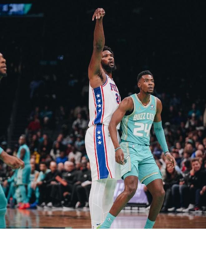 76人击败黄蜂,恩比德独揽34分继续领军 76人击败黄蜂,恩比德独揽34分继续领军