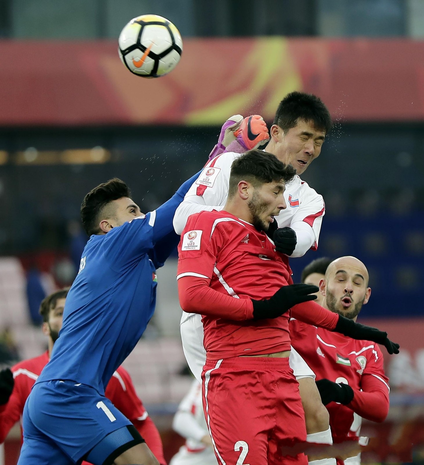 亚洲球队乘胜追击逆转北美对手